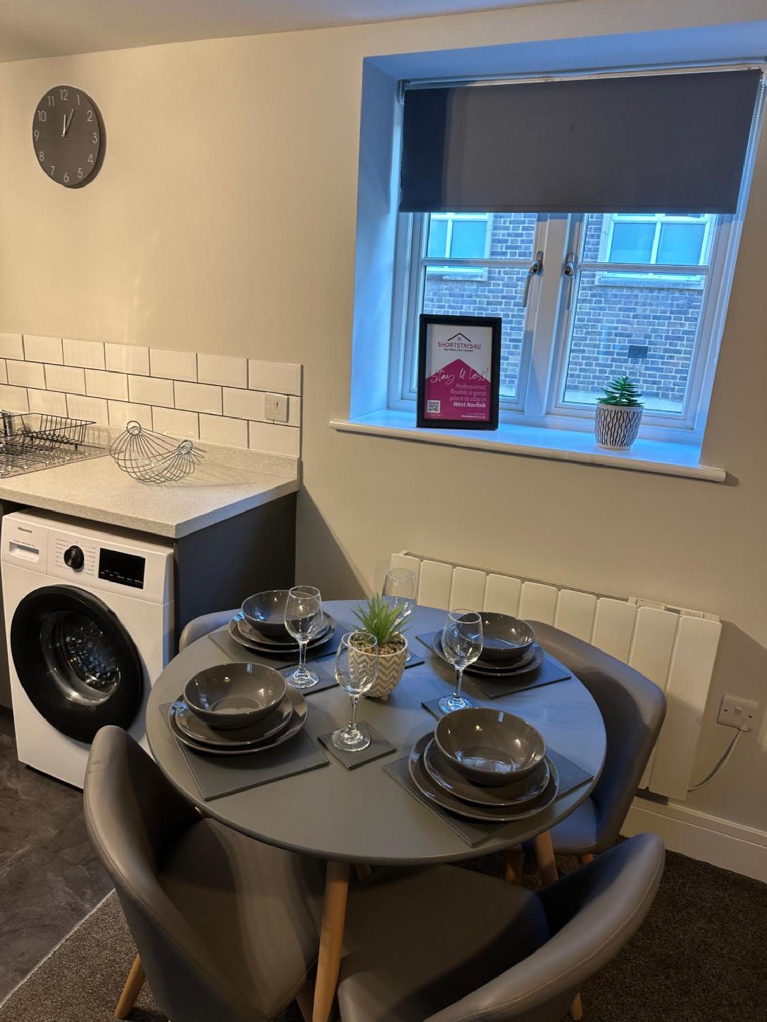 Maple House - 2 Bedroom House With Free Parking In Town By Shortstays4U King's Lynn Ngoại thất bức ảnh